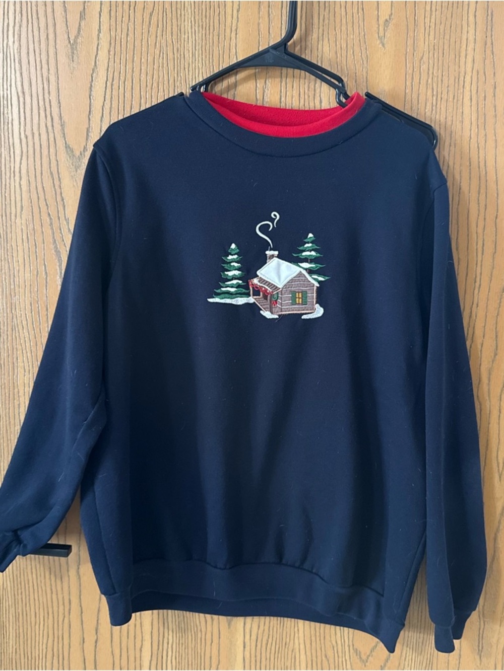 90s Women's Navy Crewneck Sweater with Cabin Embroidery